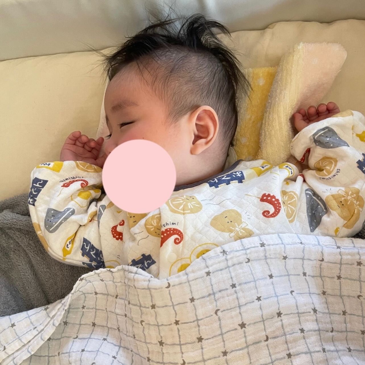 眠る赤ちゃん